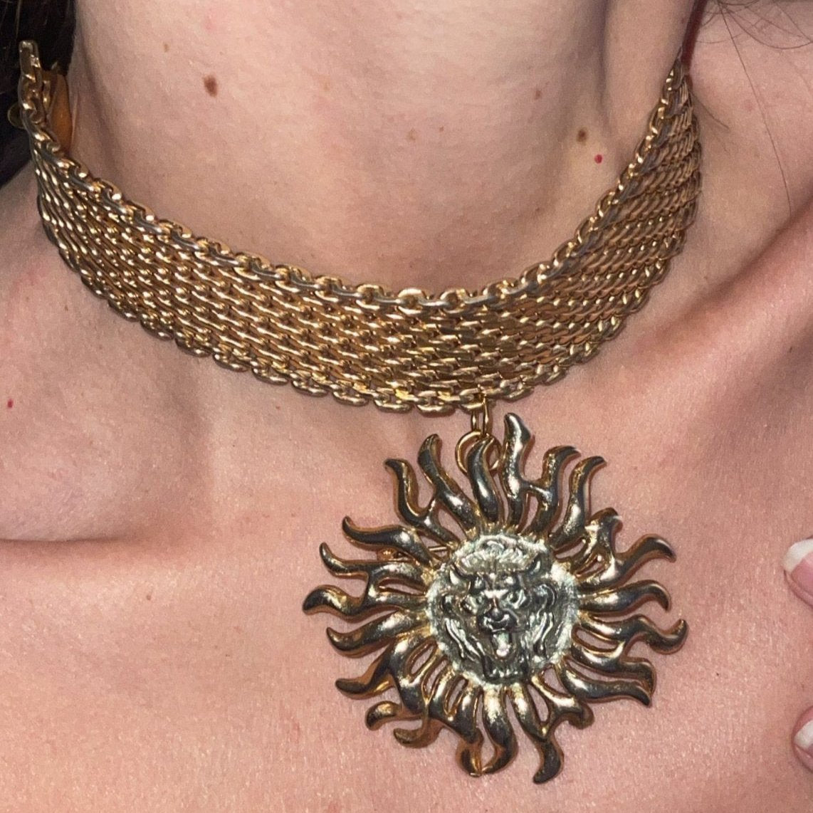 Collier Leo