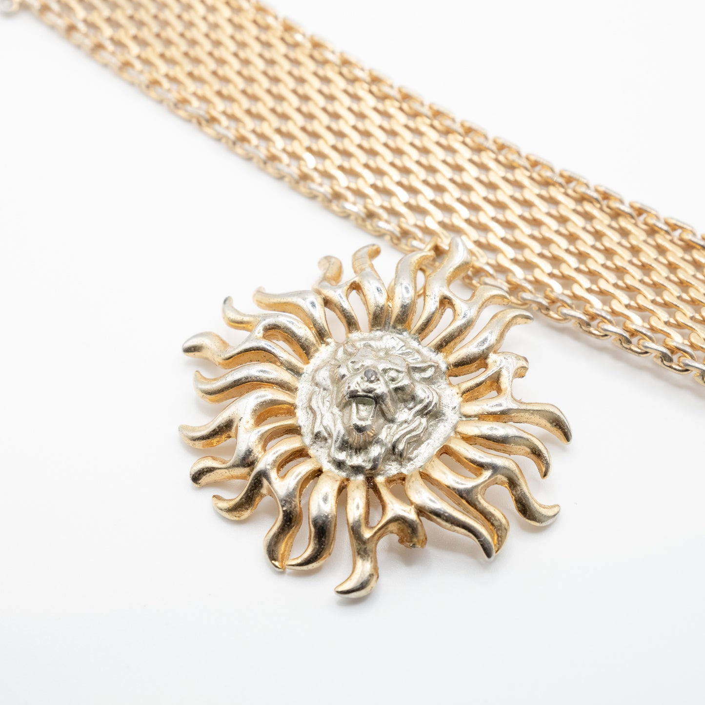 Collier Leo