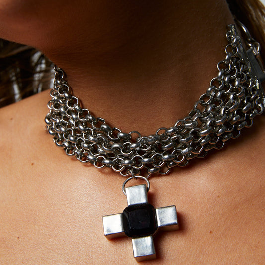Collier A-cross